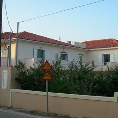 Theasis House Apartman Helmáta Kültér fotó