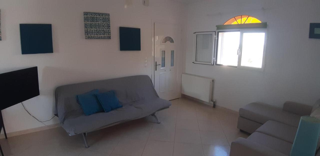 Theasis House Apartman Helmáta Kültér fotó