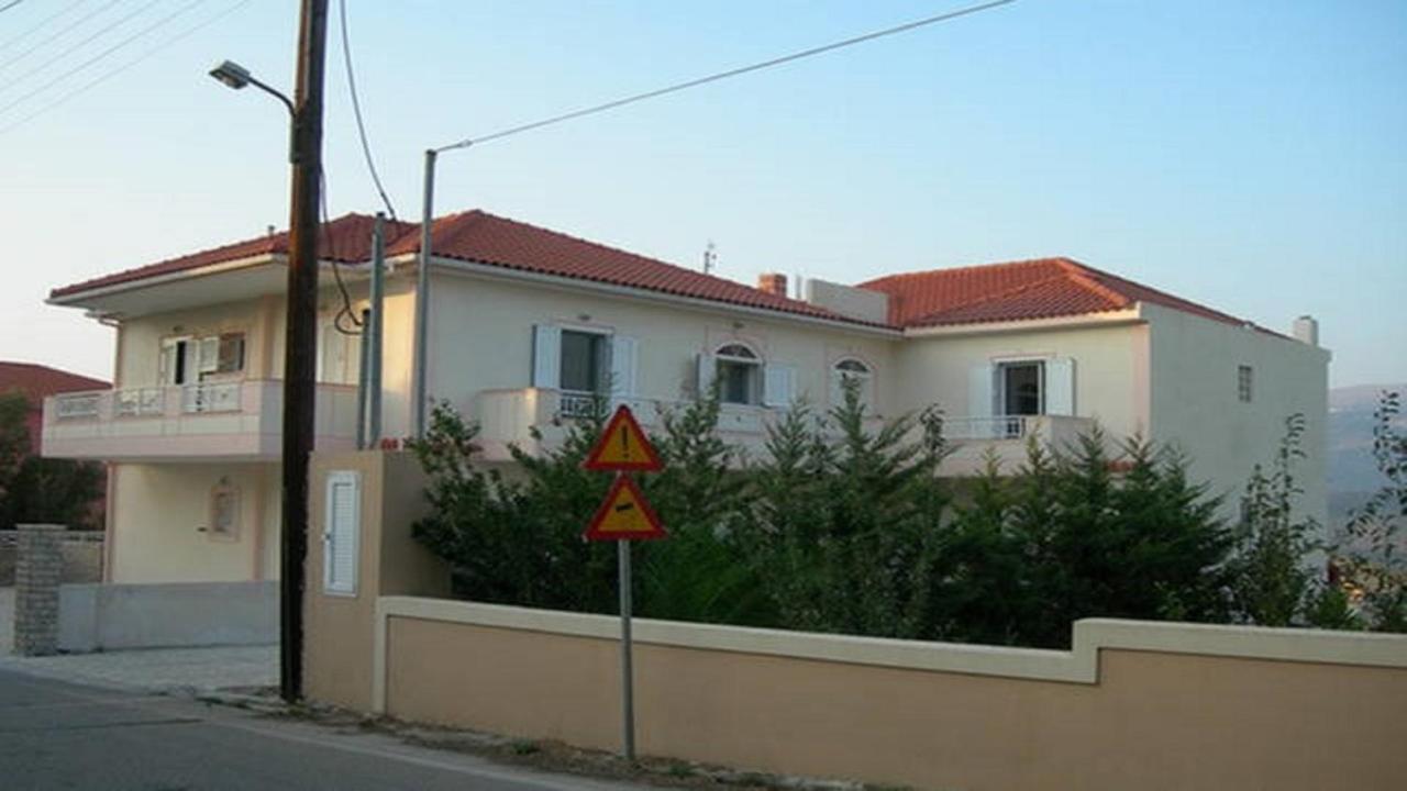 Theasis House Apartman Helmáta Kültér fotó